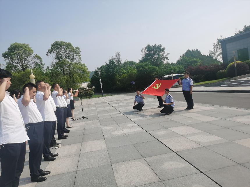 走進(jìn)廉政教育基地，以案為鑒警鐘長鳴